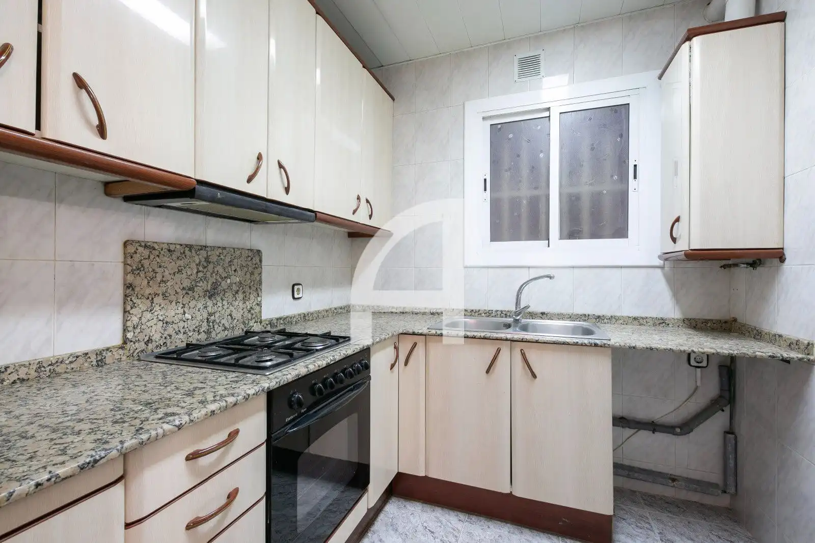Küche von Wohnung zum Verkauf in L'Hospitalet de Llobregat mit Terrasse und Balkon