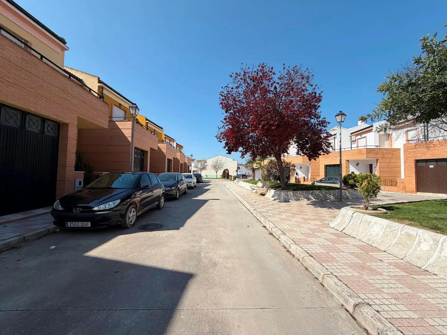 Vista exterior de Casa adosada en venda en Campillos amb Terrassa i Traster