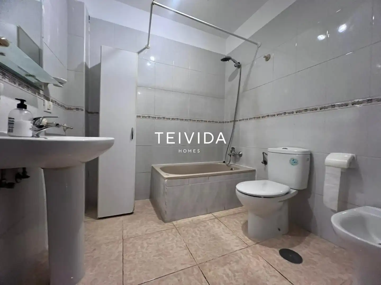 Bathroom of Flat for sale in Arona