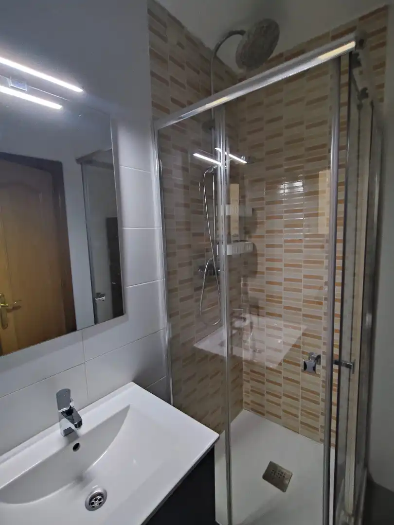 Baño de Piso en venta en Santa Coloma de Gramenet con Aire acondicionado y Calefacción