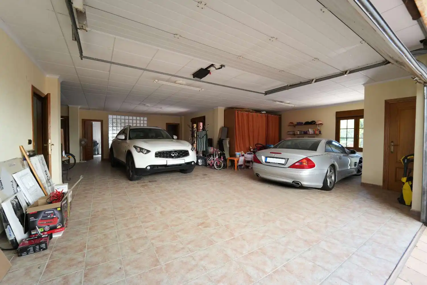 Aparcament de Casa o xalet en venda en Orihuela amb Aire condicionat, Calefacció i Terrassa
