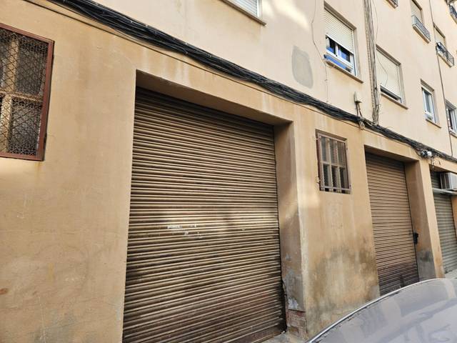 Local comercial en Venta en Calle del Maestro Albéniz en Plaza Donoso Cortés - Avenida Magdalena
