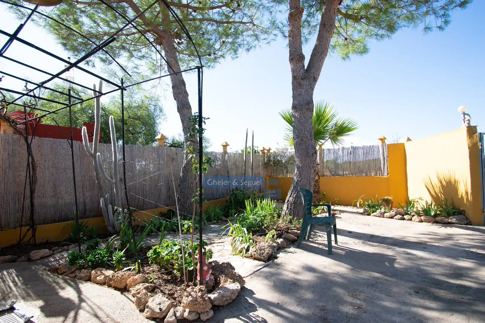 Jardí de Finca rústica en venda en Llíria