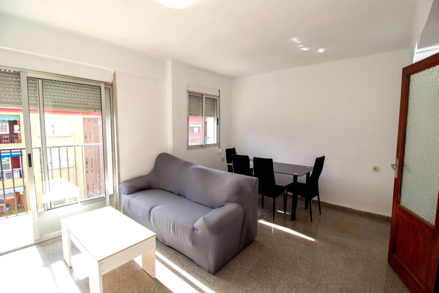 Sala d'estar de Pis de lloguer en  Valencia Capital amb Terrassa i Moblat