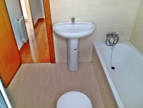 Bany de Dúplex en venda en Piélagos amb Calefacció, Terrassa i Traster