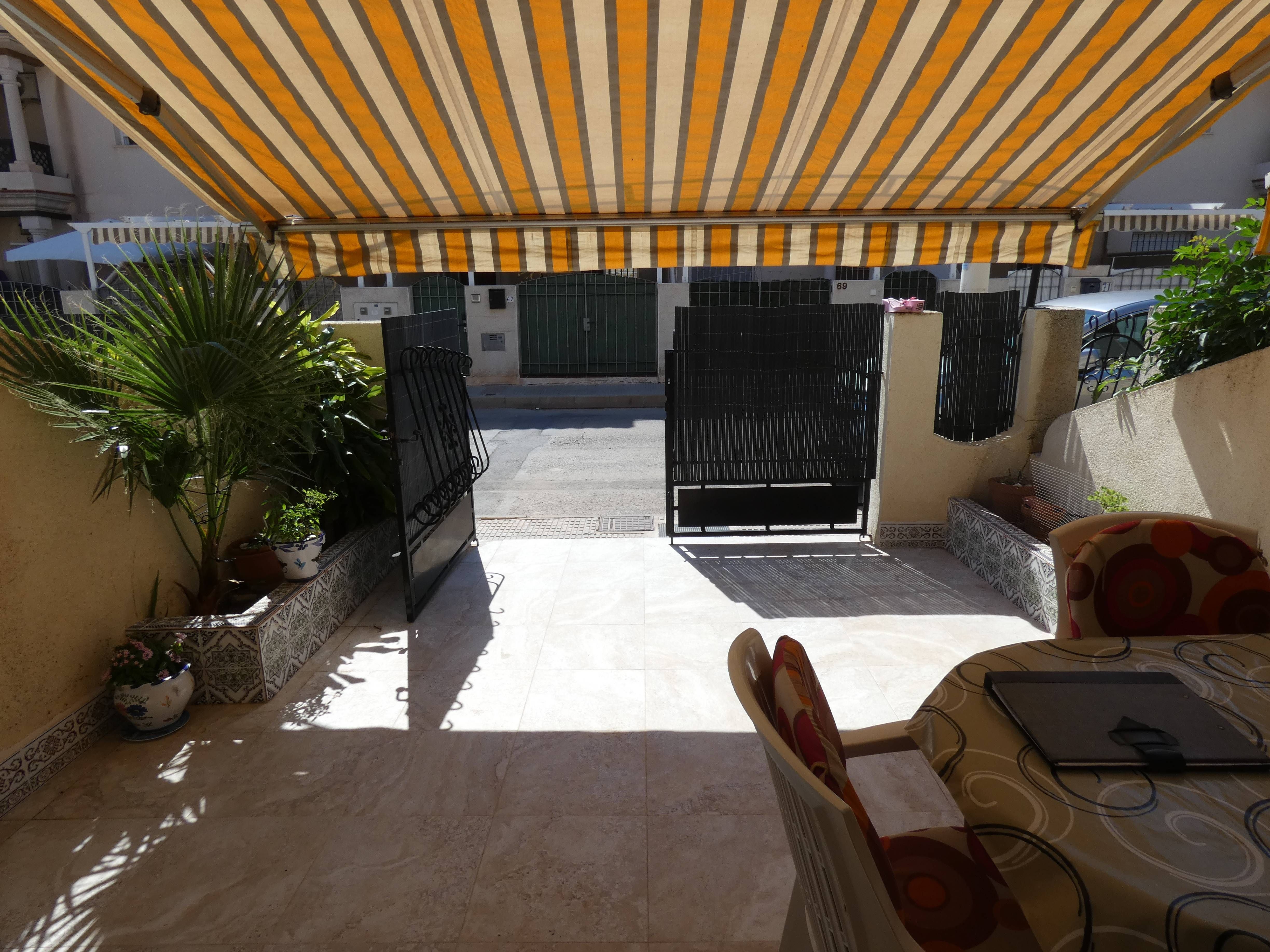 Terrassa de Casa adosada en venda en San Pedro del Pinatar amb Jardí privat, Moblat i Forn