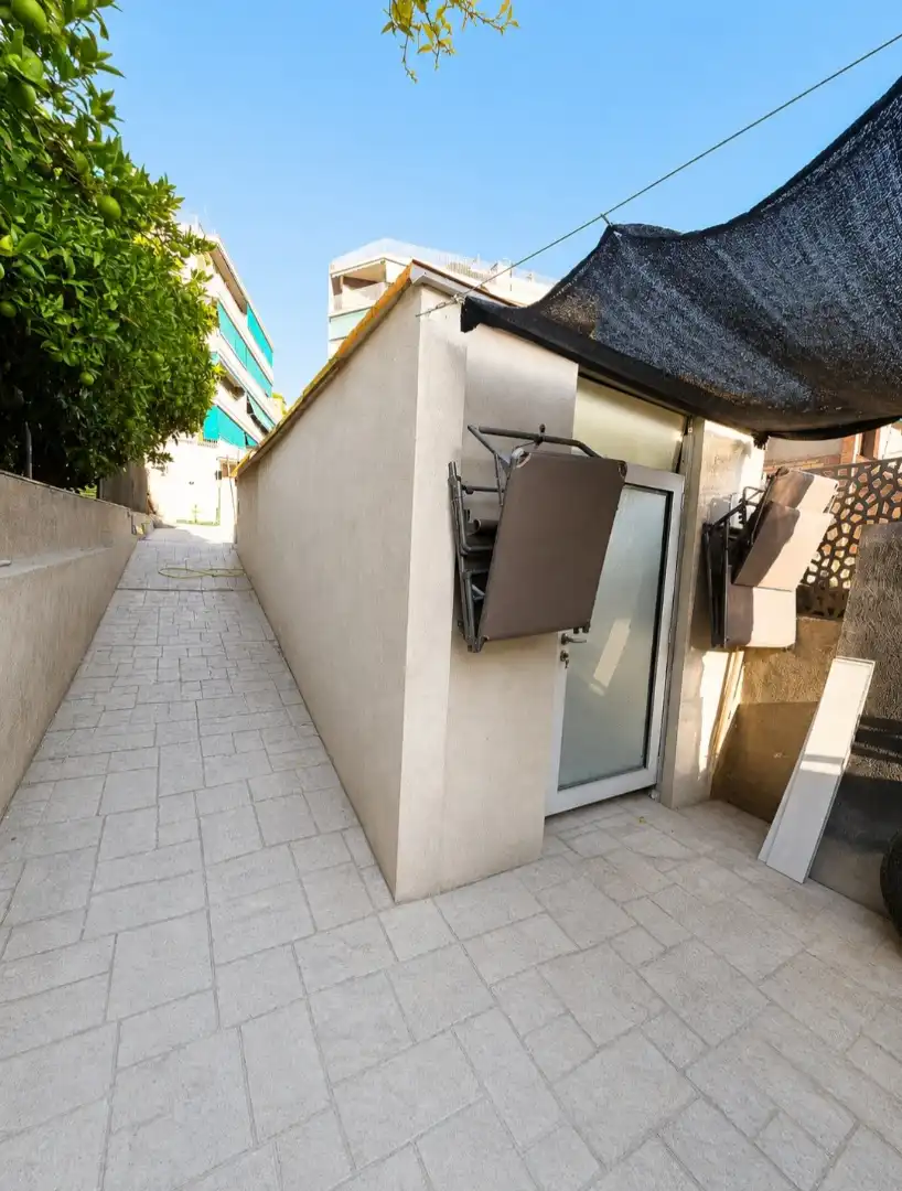 Terrassa de Casa o xalet en venda en Santa Coloma de Gramenet amb Aire condicionat, Calefacció i Jardí privat
