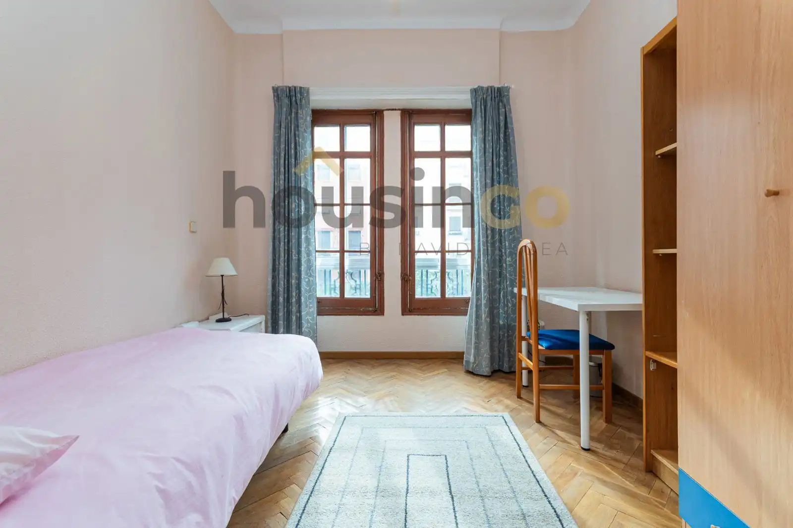 Bedroom of Flat for rent in Madrid  with Heating, Parquet flooring and Furnished
