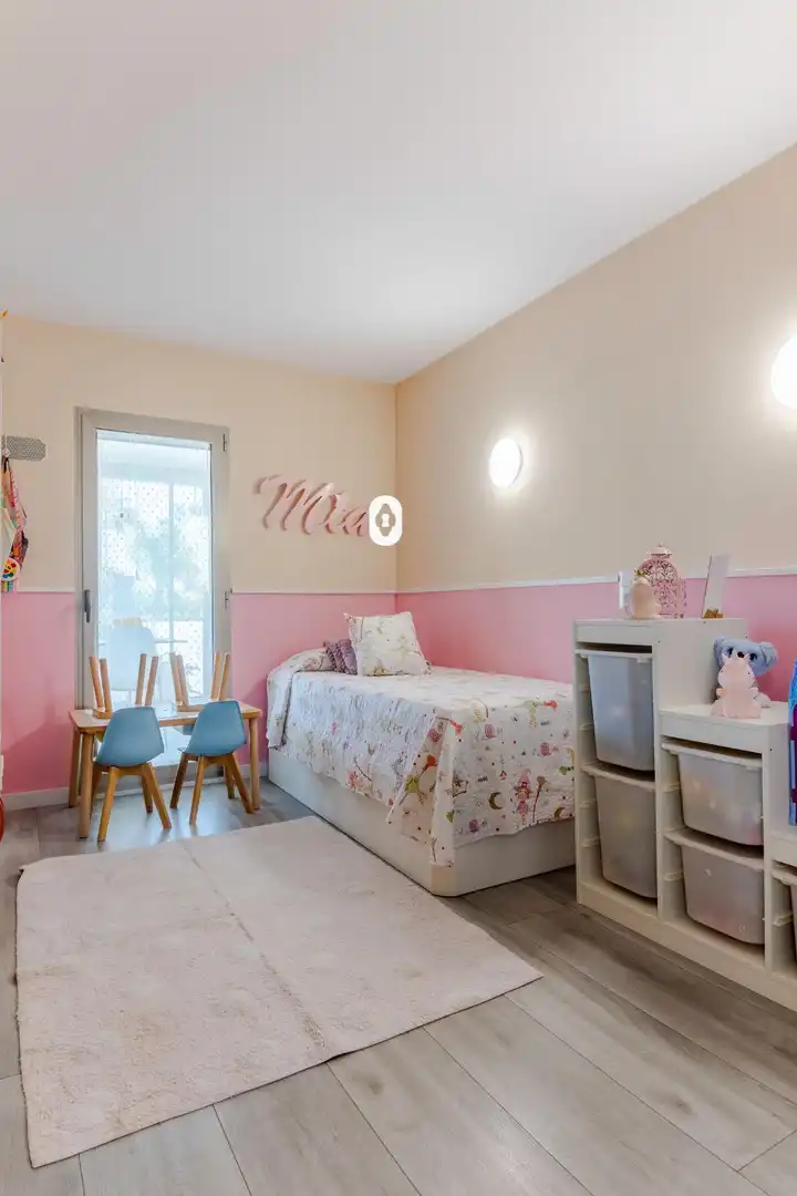 Dormitori de Casa adosada en venda en Sa Pobla amb Aire condicionat, Jardí privat i Parquet