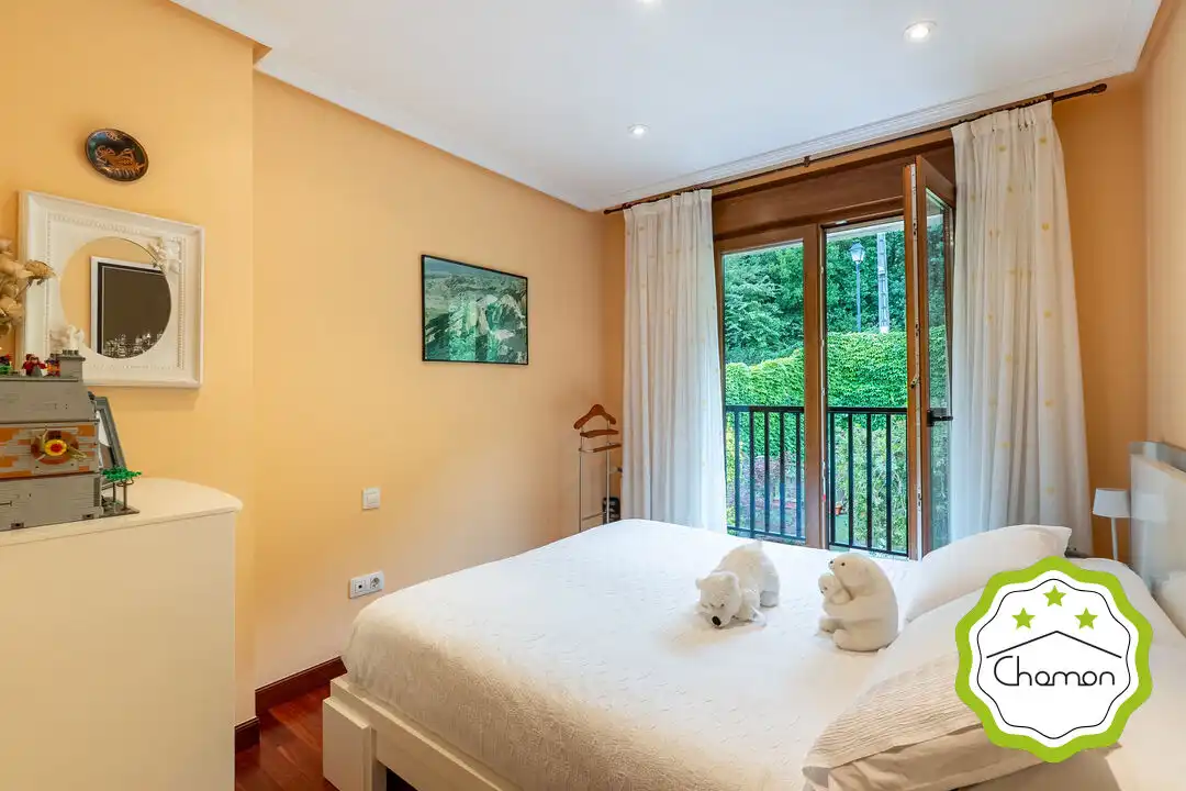 Bedroom of Houses for sale in Castro-Urdiales  with Heating and Furnished