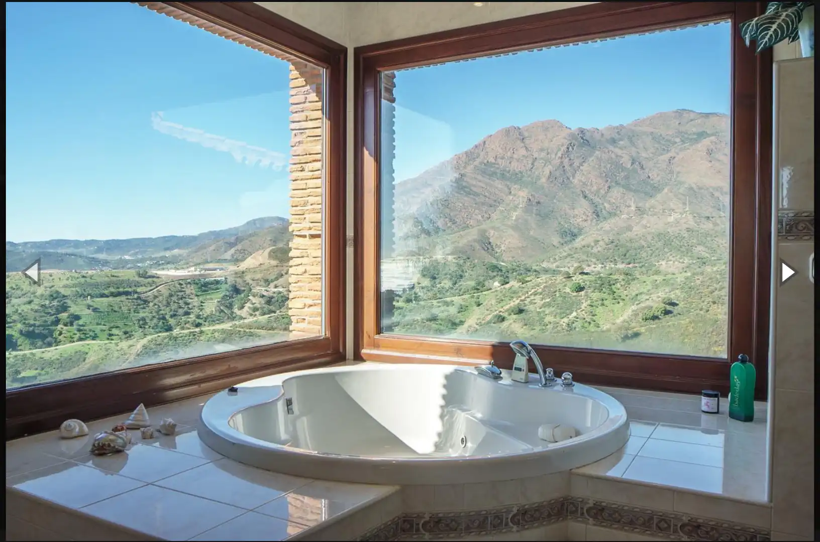 Baño de Terreno en venta en Estepona