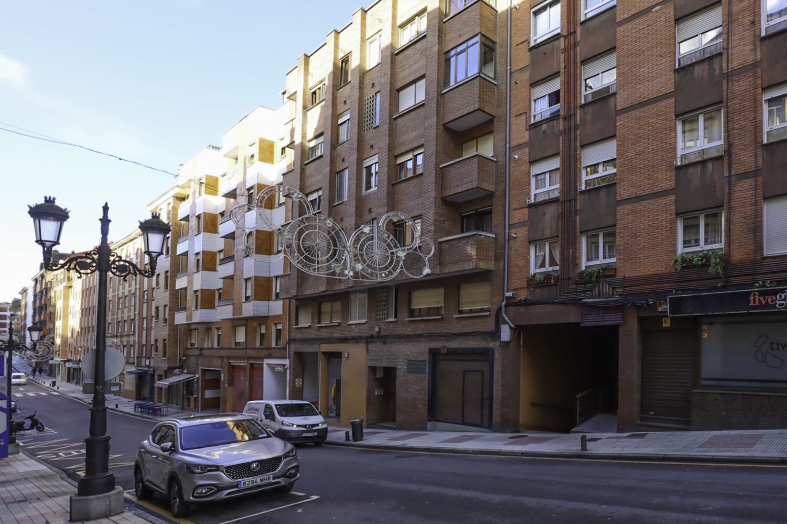 Vista exterior de Piso en venta en Oviedo  con Calefacción, Parquet y Terraza