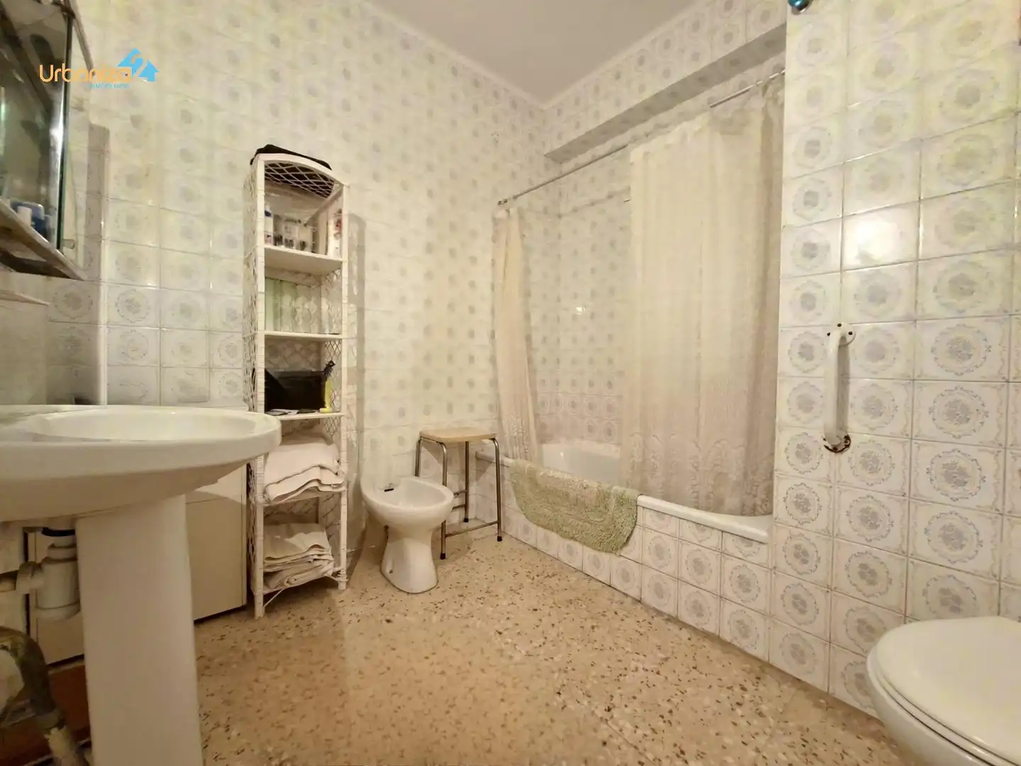 Bathroom of Flat for sale in Badajoz  with Terrace