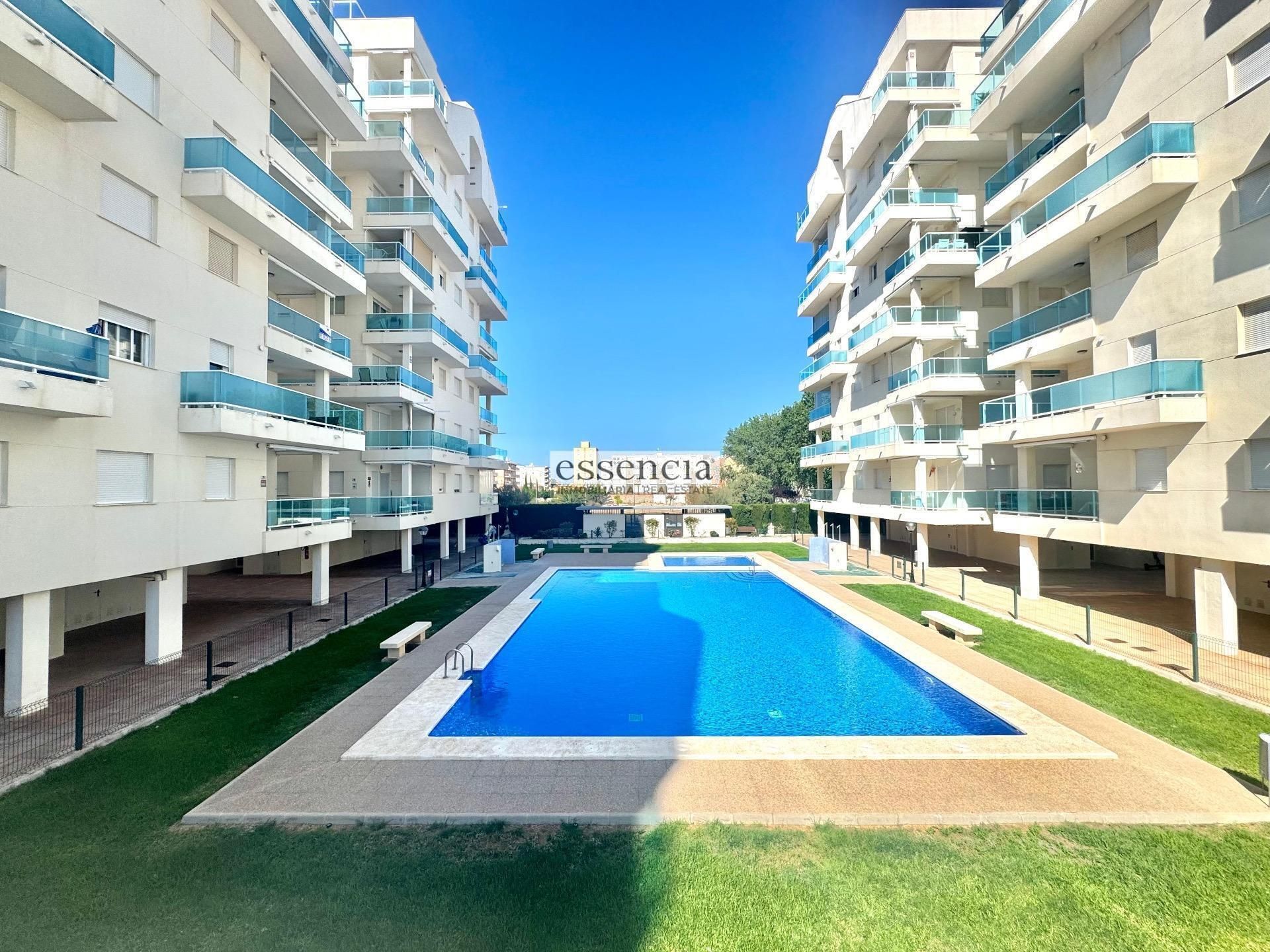 Piscina de Apartament en venda en Piles amb Terrassa, Balcó i Piscina comunitària