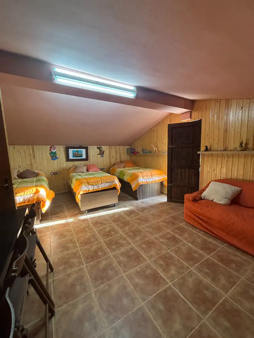 Schlafzimmer von Country house zum Verkauf in Flix mit Klimaanlage, Privatgarten und Schwimmbad