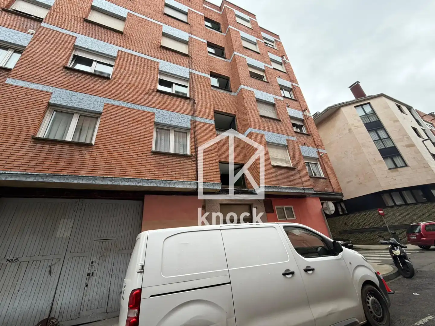 Vista exterior de Piso en venta en Gijón  con Calefacción