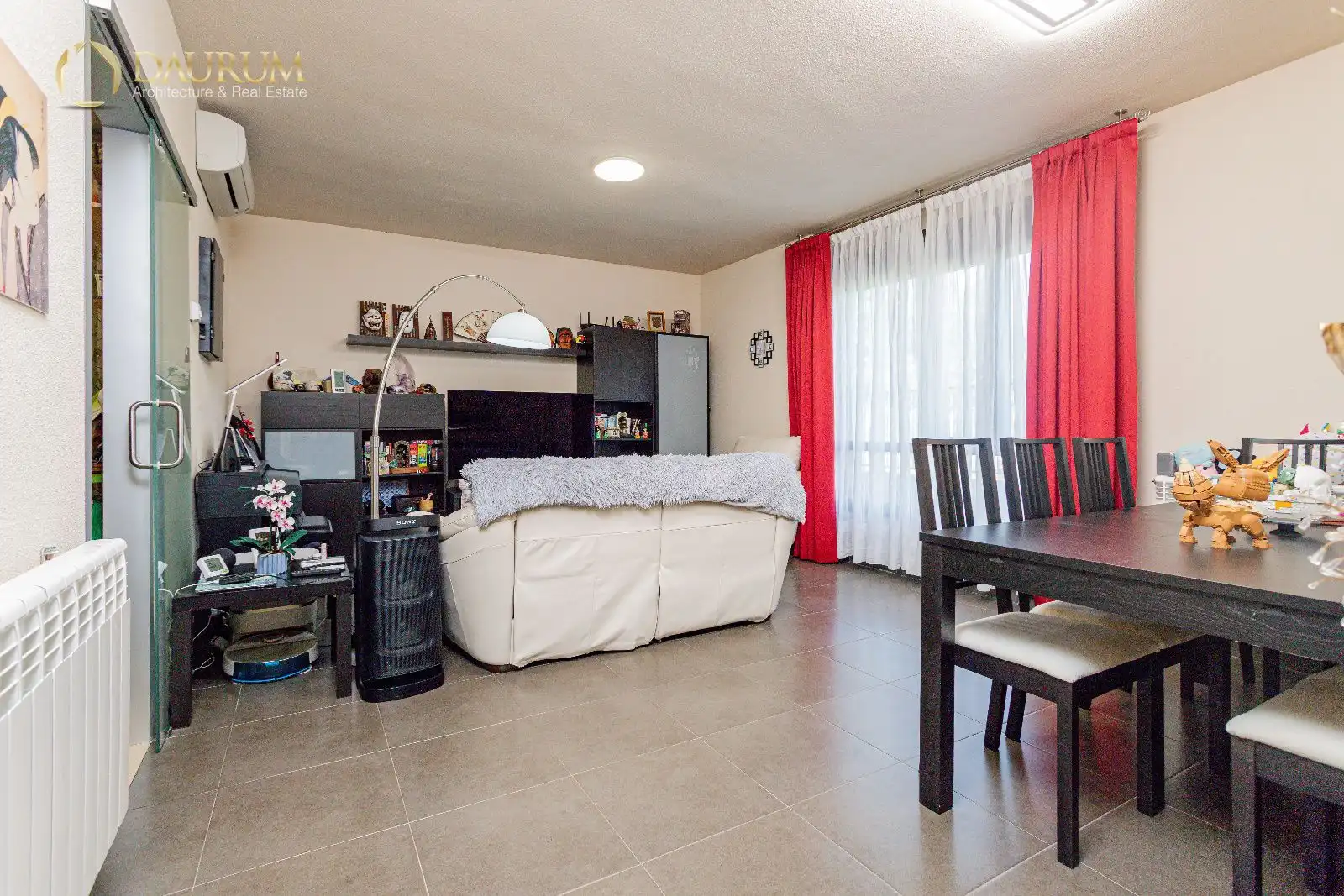 Sala de estar de Casa adosada en venta en Meco con Aire acondicionado, Calefacción y Jardín privado