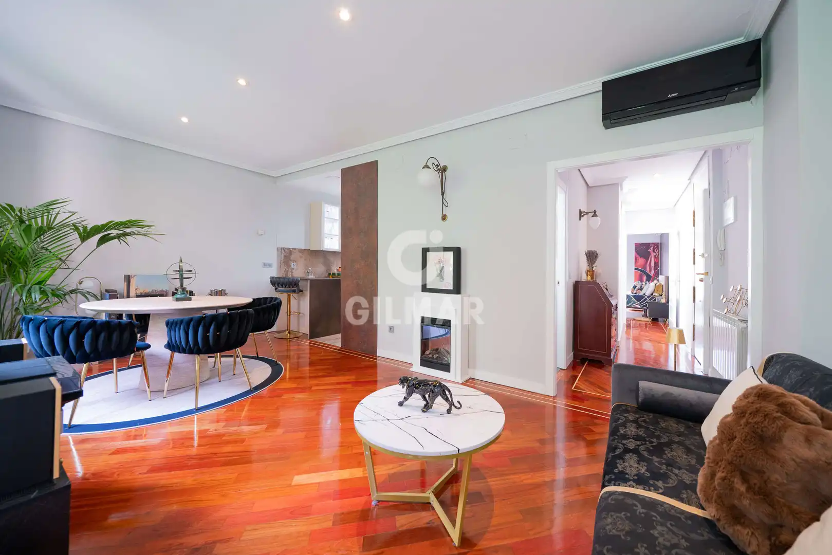 Vista exterior de Piso en venta en Madrid con Calefacción y Balcón