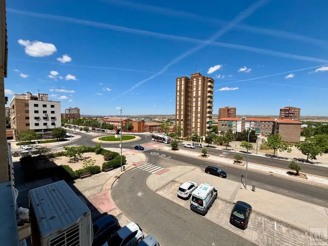 Vista exterior de Piso en venta en Toledo con Aire acondicionado, Calefacción y Trastero