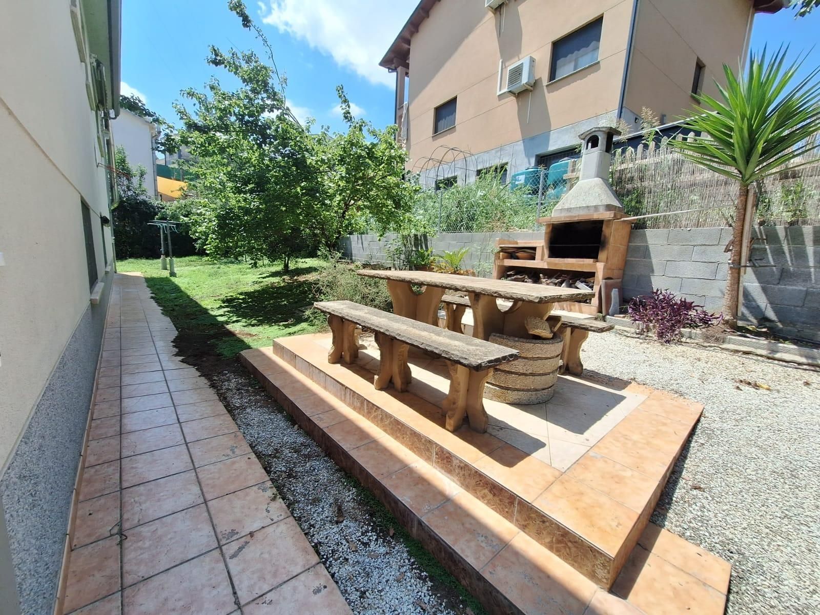 Terrassa de Finca rústica en venda en Santa Eulàlia de Ronçana amb Aire condicionat, Calefacció i Jardí privat