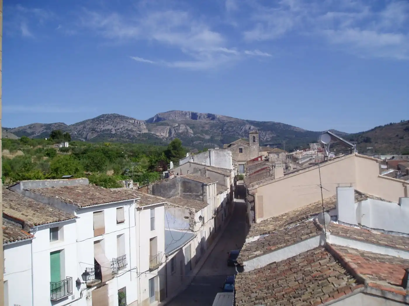 Vista exterior de Finca rústica en venda en Benasau amb Terrassa i Balcó