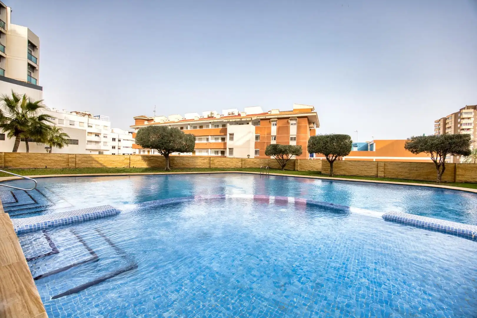 Piscina de Apartamento en venta en El Campello con Aire acondicionado, Terraza y Trastero