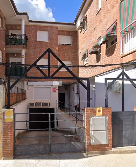Vista exterior de Local en venda en Cazalegas