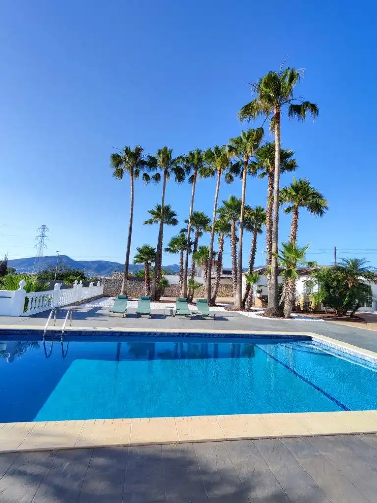 Piscina de Casa o chalet en venta en Alhaurín de la Torre con Aire acondicionado, Calefacción y Jardín privado