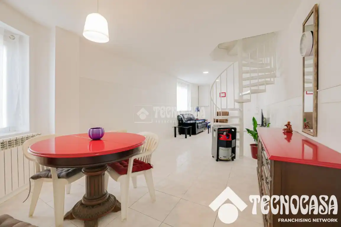 Sala d'estar de Casa adosada en venda en Rubí amb Calefacció