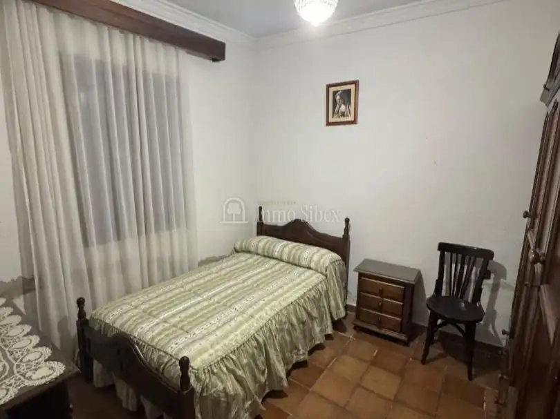 Dormitori de Casa o xalet en venda en Herrera del Duque amb Aire condicionat, Terrassa i Moblat