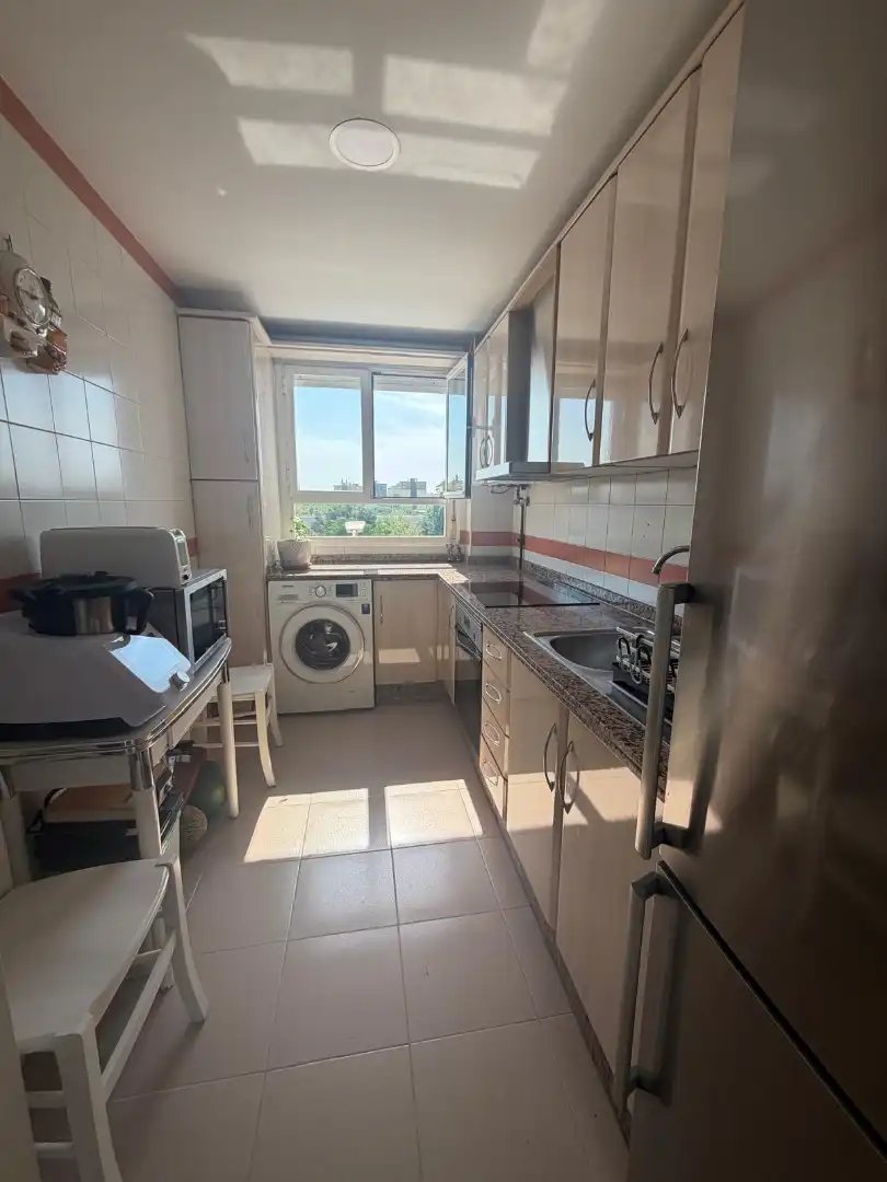 Cuina de Pis en venda en Sevilla amb Aire condicionat, Terrassa i Traster