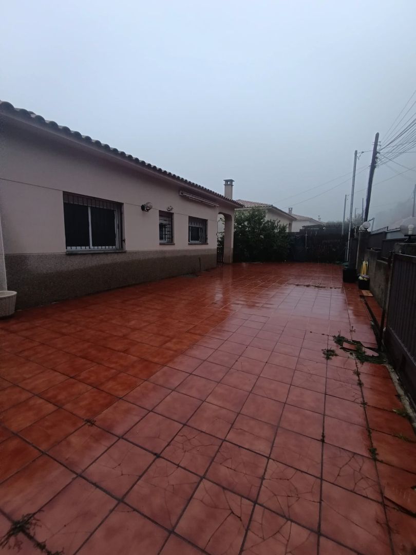 Vista exterior de Casa o chalet de alquiler en Bigues i Riells del Fai con Calefacción, Terraza y Amueblado