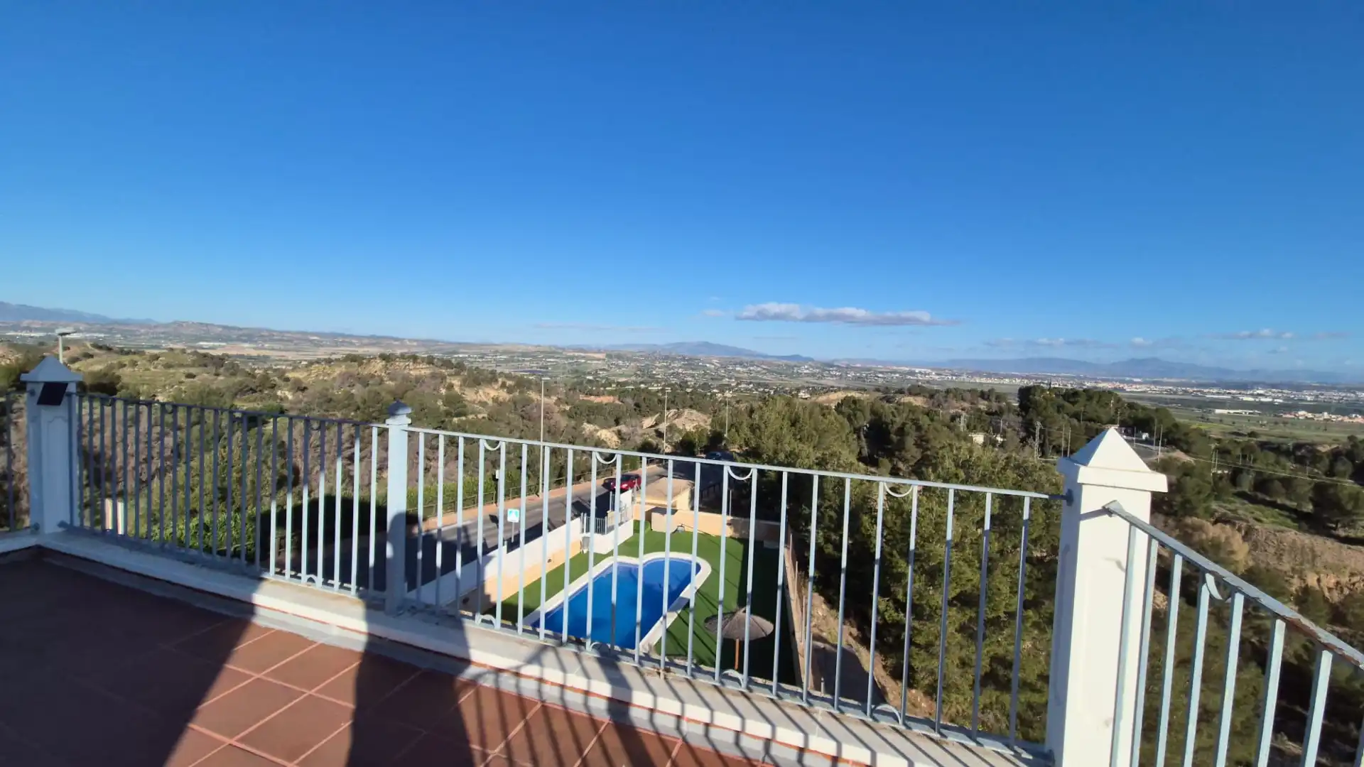 Piscina de Casa adosada en venda en Murcia amb Aire condicionat, Jardí privat i Terrassa