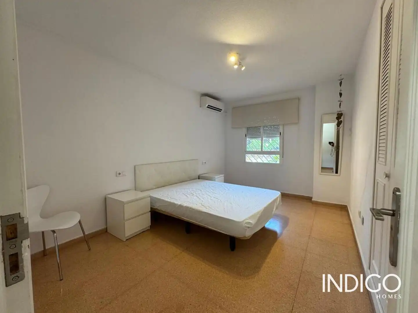 Habitación de Piso en venta en Alicante / Alacant con Aire acondicionado, Calefacción y Piscina