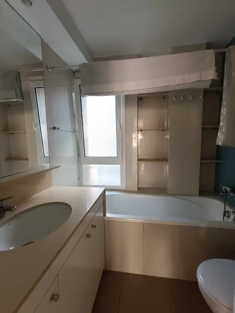 Flat for rent in Carrer Pau Casals, Finestrelles