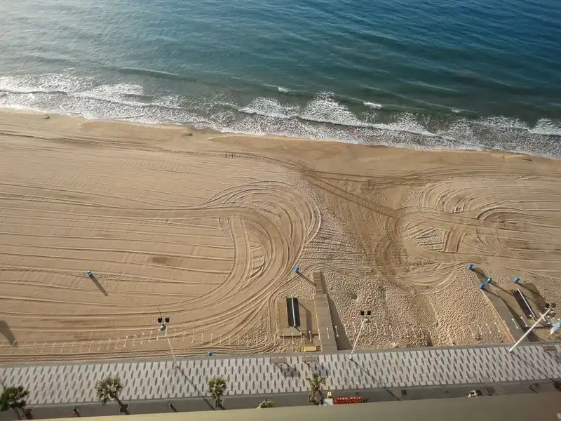 Vista exterior de Pis en venda en Benidorm amb Terrassa, Piscina i Piscina comunitària