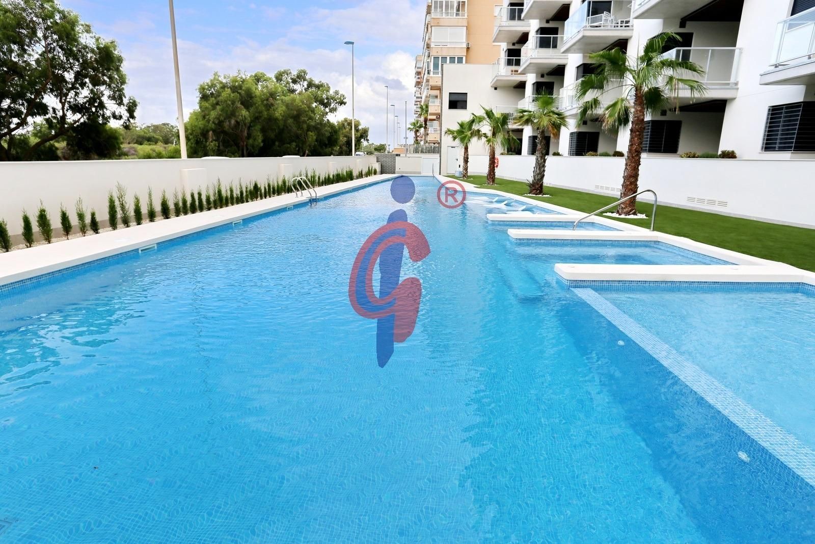 Piscina de Apartament en venda en Guardamar del Segura amb Aire condicionat, Calefacció i Terrassa