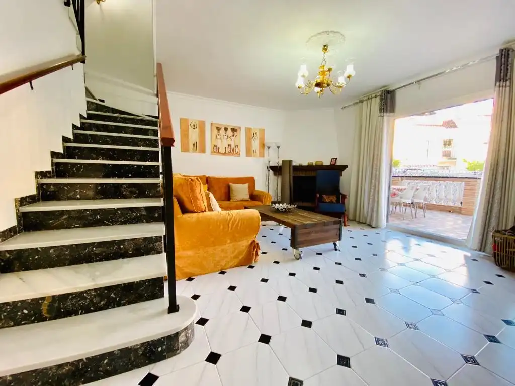 Sala de estar de Casa o chalet de alquiler en Vélez-Málaga con Terraza y Internet