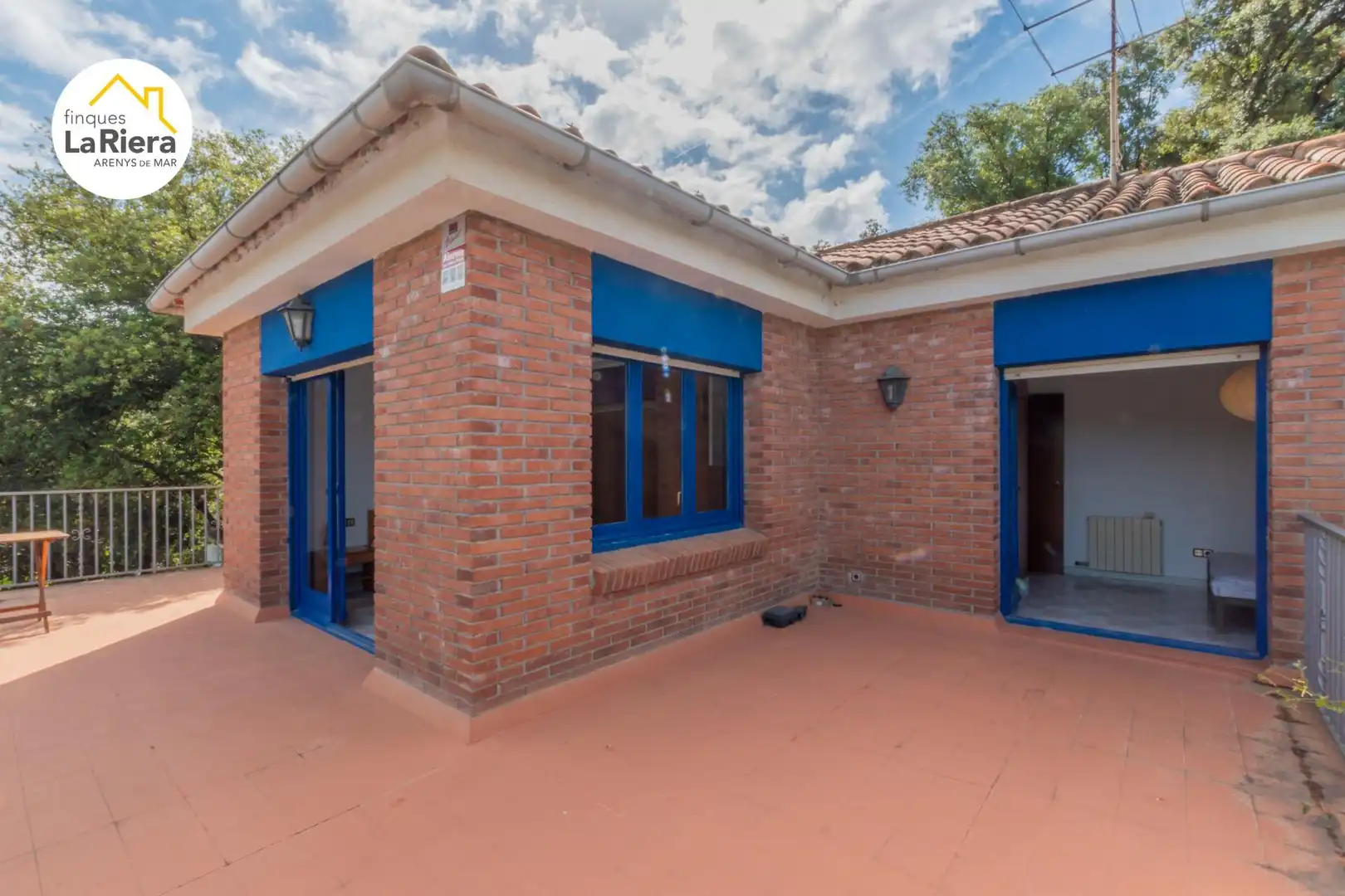 Vista exterior de Casa o xalet en venda en Arenys de Munt amb Calefacció, Jardí privat i Piscina