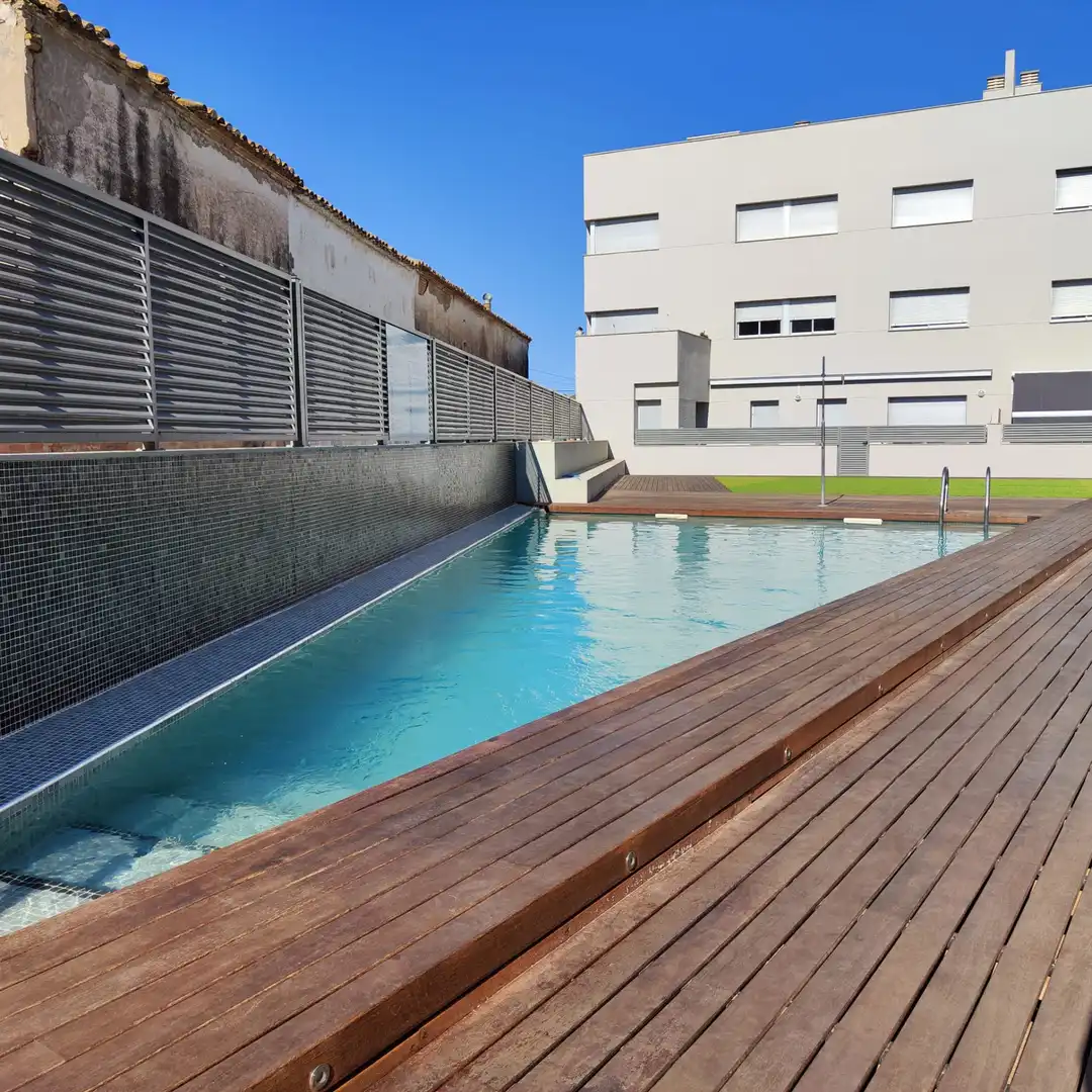 Piscina de Planta baja de alquiler en Deltebre con Aire acondicionado, Calefacción y Horno