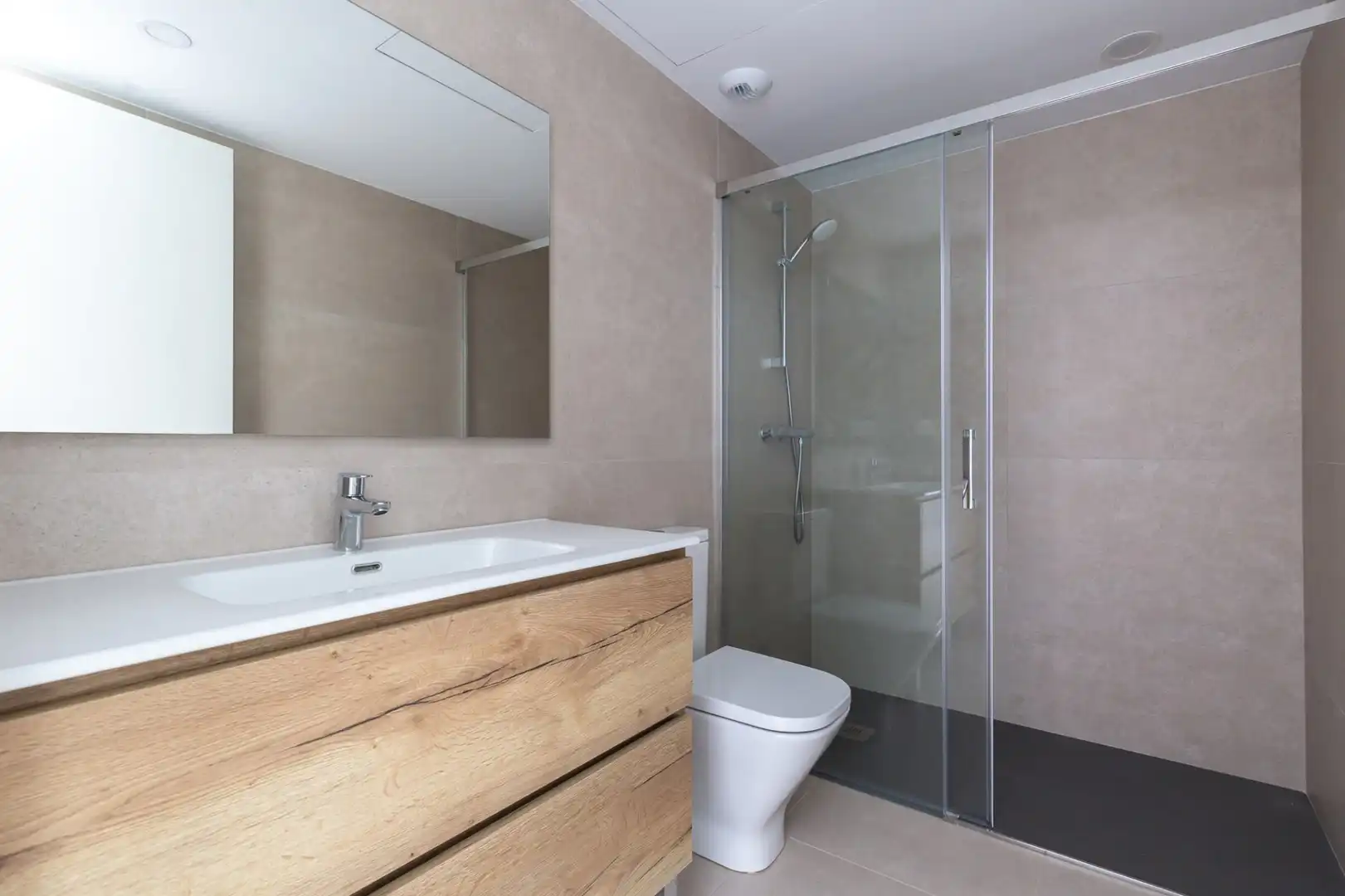 Bathroom of Flat for sale in Sant Feliu de Llobregat  with Air Conditioner, Heating and Terrace
