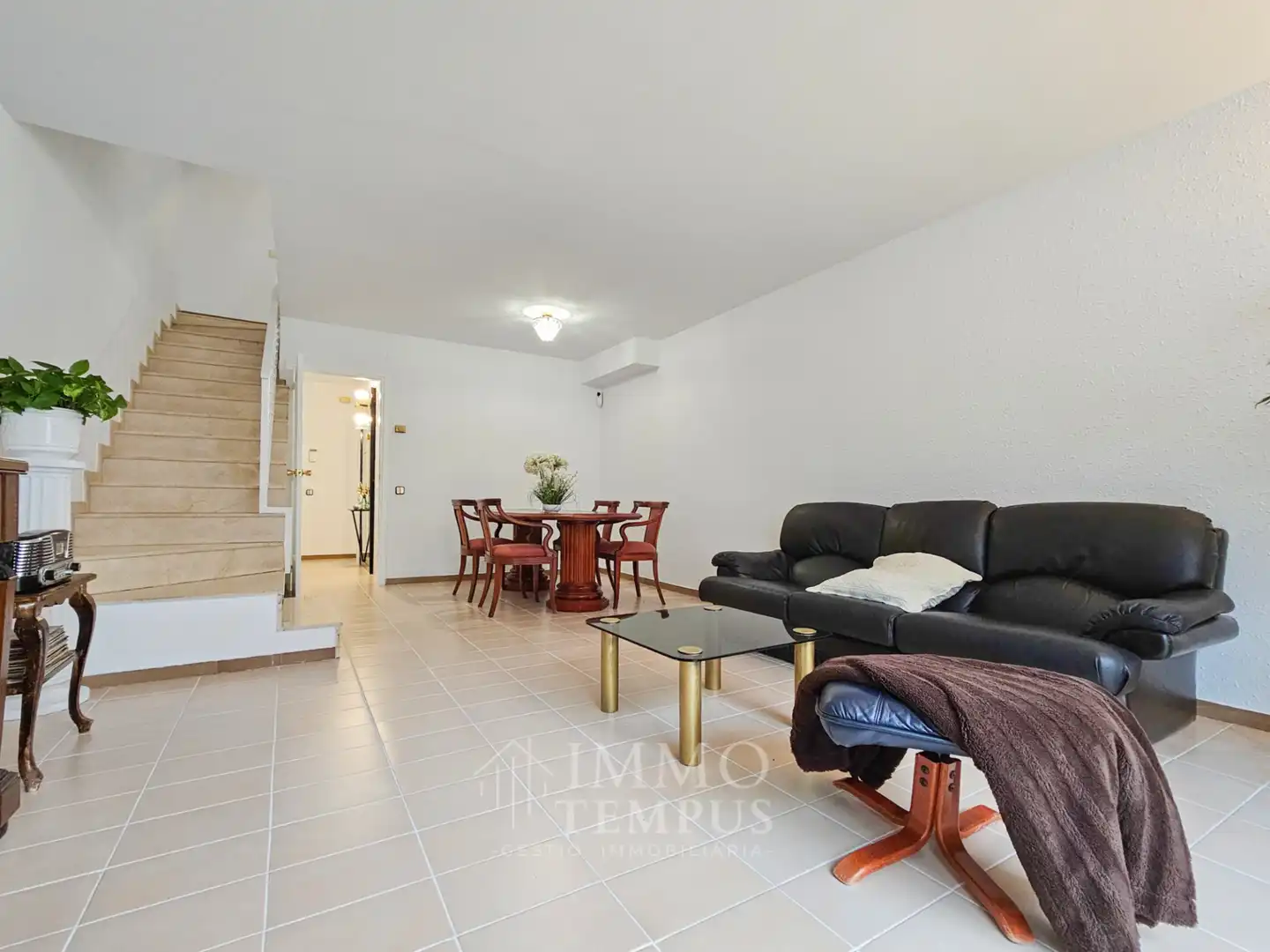 Sala de estar de Casa adosada en venta en Sant Cugat del Vallès con Jardín privado, Parquet y Terraza