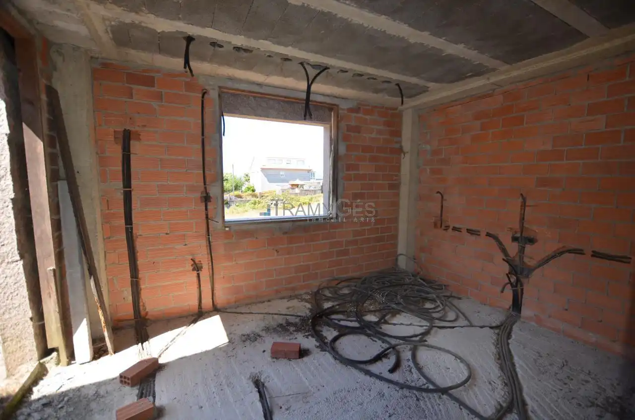 Casa o xalet en venda en Redondela amb Jardí privat, Terrassa i Traster