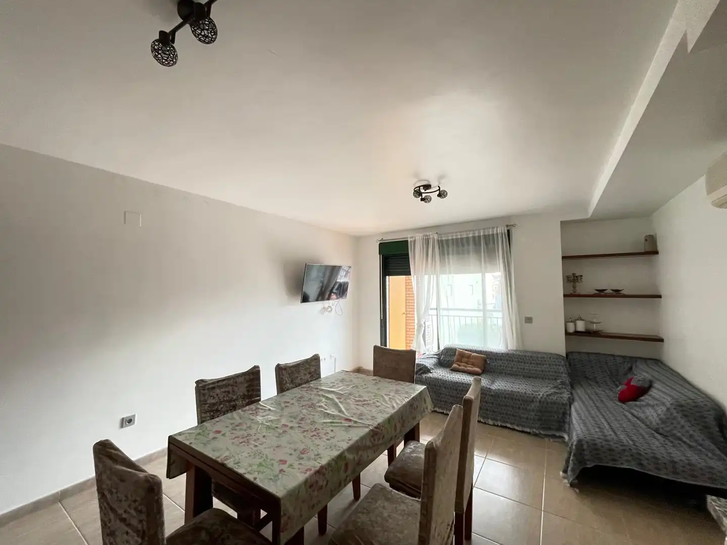 Sala d'estar de Apartament en venda en Moncofa amb Aire condicionat, Terrassa i Moblat