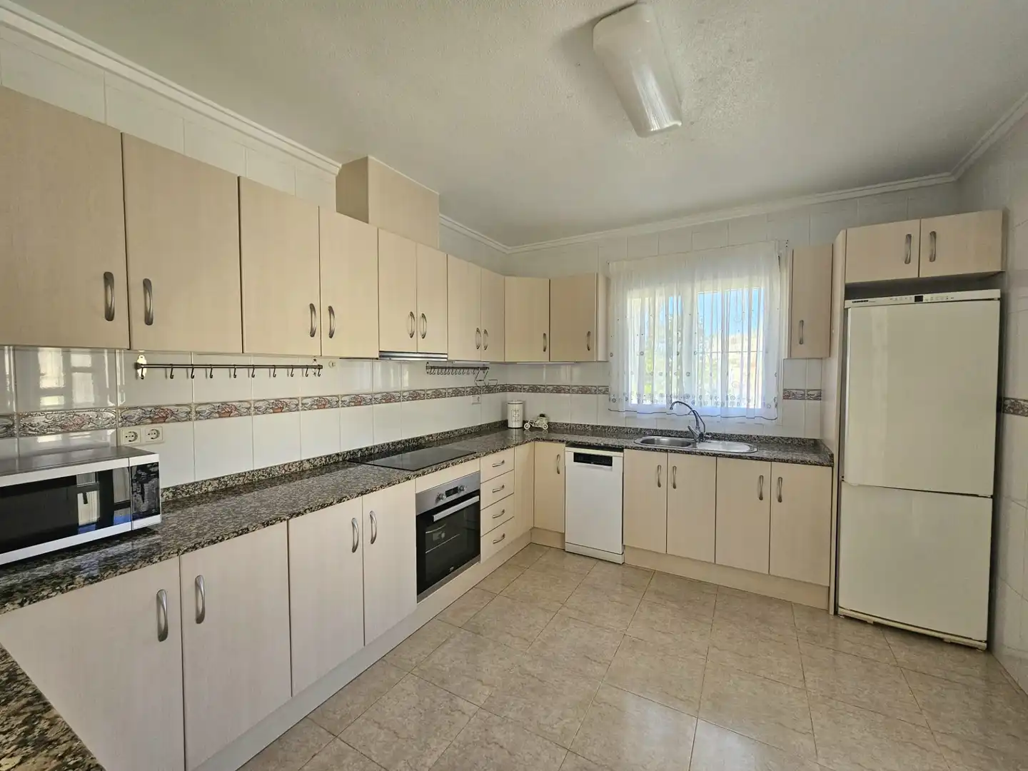 Cocina de Casa o chalet en venta en Rojales con Aire acondicionado, Jardín privado y Terraza