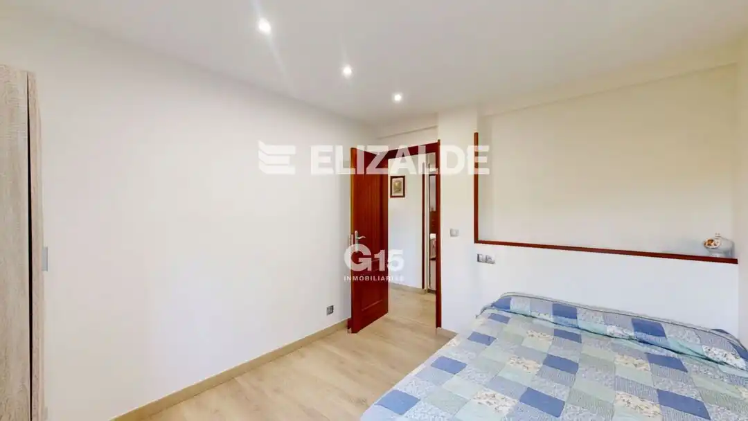 Habitación de Piso en venta en Donostia - San Sebastián  con Balcón