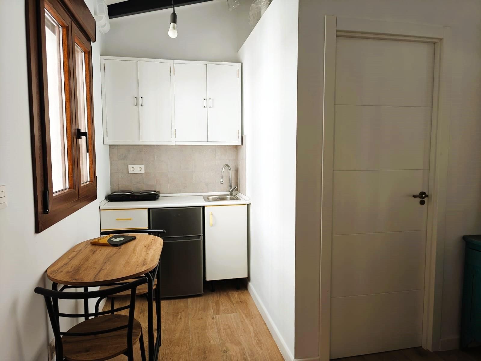 Kitchen of Study to rent in  Granada Capital  with Heating