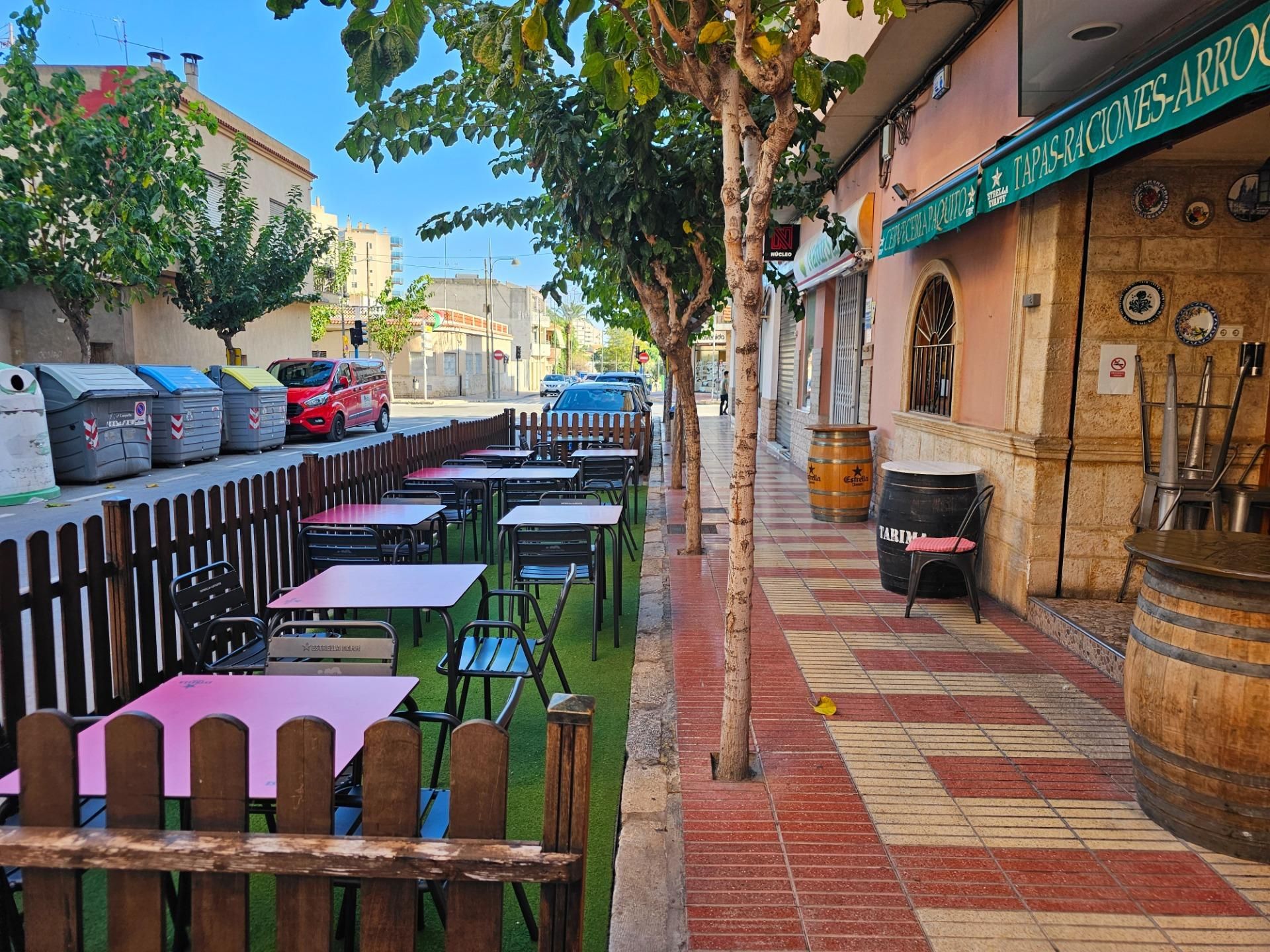 Vista exterior de Local en venda en El Campello