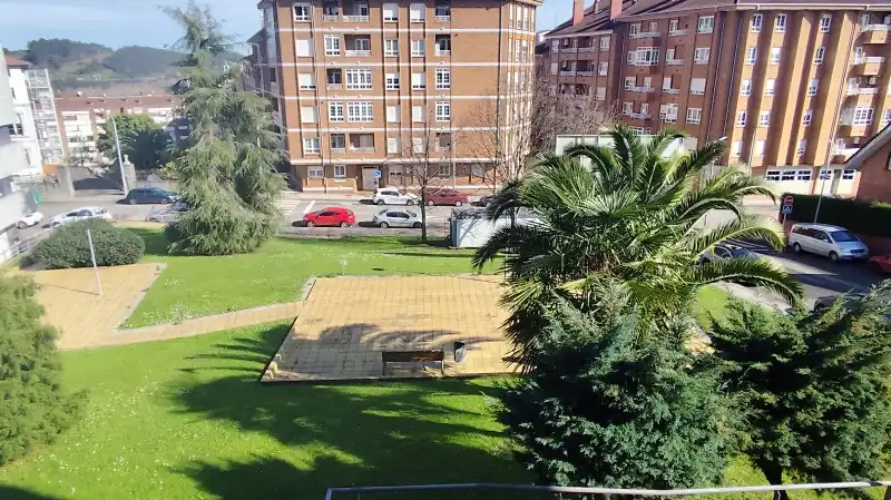 Jardín de Piso en venta en Pravia con Calefacción