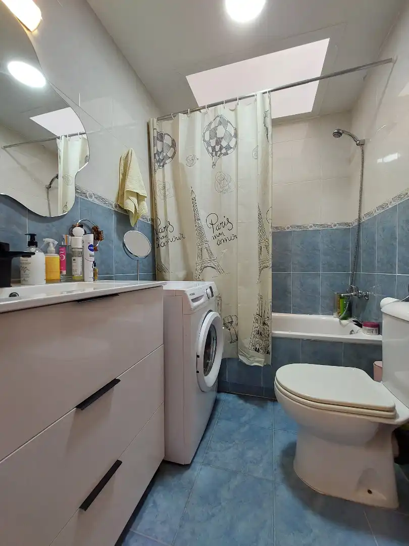 Badezimmer von Einfamilien-Reihenhaus zum Verkauf in L'Estartit mit Klimaanlage, Heizung und Terrasse